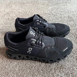 Women’s On Cloud 5 All Black. Next Level Comfort and Lightweight.